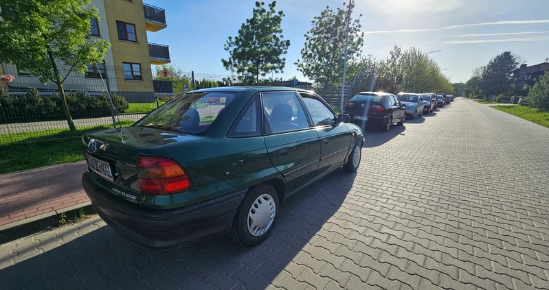 Opel Astra cena 2900 przebieg: 275000, rok produkcji 1999 z Serock małe 37